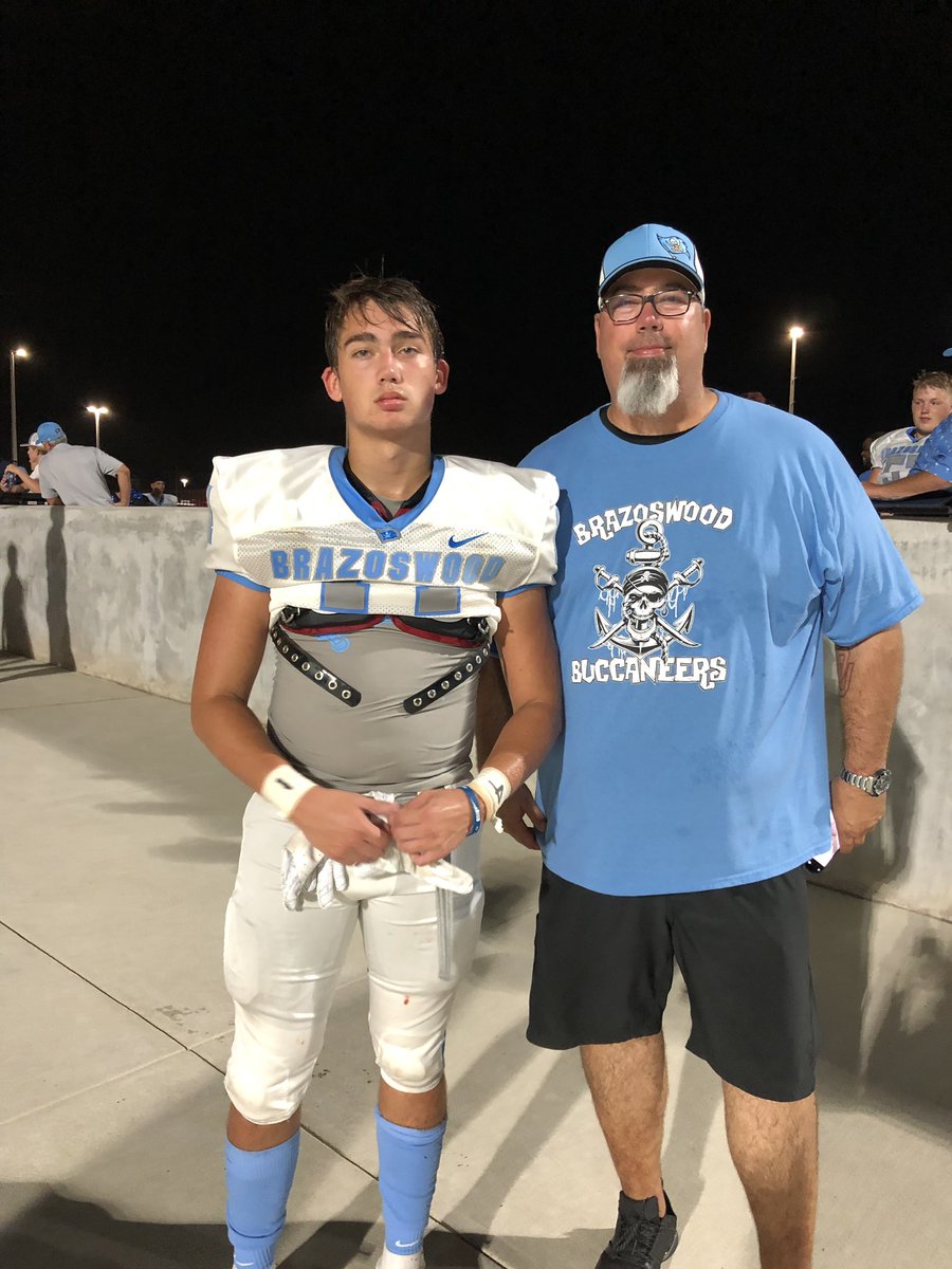 REvanicky's tweet image. Love this kid #14.  Score didn’t end up anywhere near what he’d hoped but glad he got to experience his first varsity game.  Got some playing time, heard his name over the loud speaker   #KEEPWORKING #GOBUCS #DONTGIVEUP