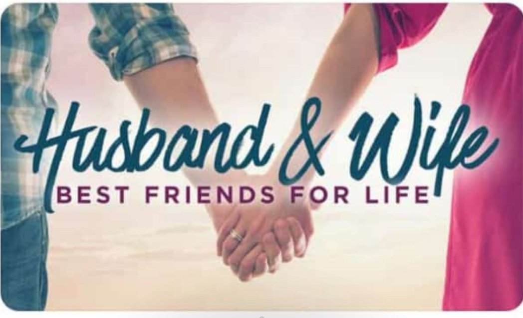 люди ссорятся. муж и две жены. счастливые мужчина и женщина. теплые отношения в семье. наблюдение за женой.