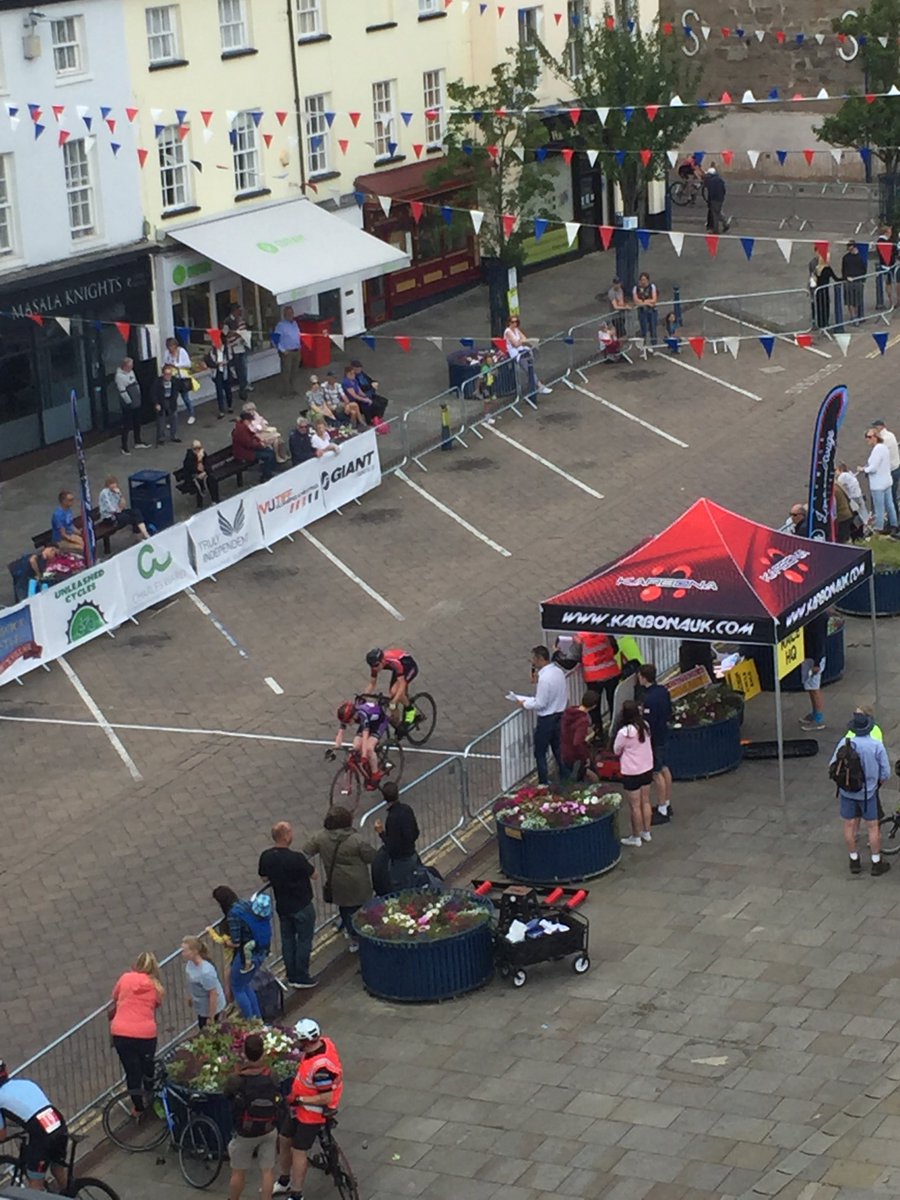 Grandstand seat. Allez! ⁦<a href="/WLR_CC/">WarwickLRCyclingClub🚴🏼‍♂️🚴🏼‍♀️</a>⁩