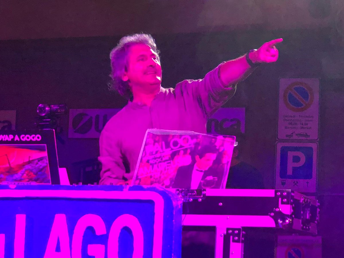 GioBertazzoli's tweet photo. Bellissima serata ieri sera nella nostra #Sarnico con i mitici Dj del Lago per #SummerNightDisco 😜👍🏻🔝🎉🔥 

Grazie! 💃🏻🕺🏽💃🏻🕺🏽

#ComuneSarnico
#ProlocoSarnico
#IDjDelLago
#EventiEstate2019Sarnico https://t.co/p3KvMDhioH