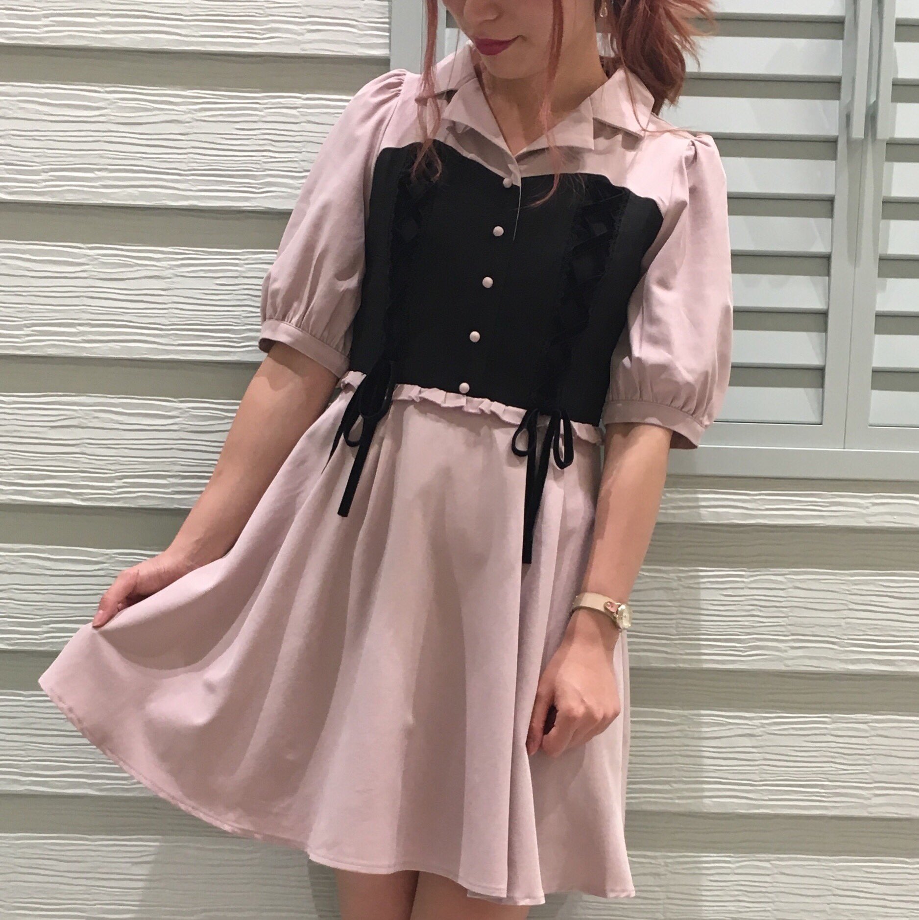 Rojita New Arrival コルセット切替シャツワンピース 7 900 Tax ベージュ ピンク ブラック 流行りのビスチェ風ワンピースも フリルやレースアップのデザインで可愛らしく着て頂けちゃいます Rojita ロジータ ワンピース T Co
