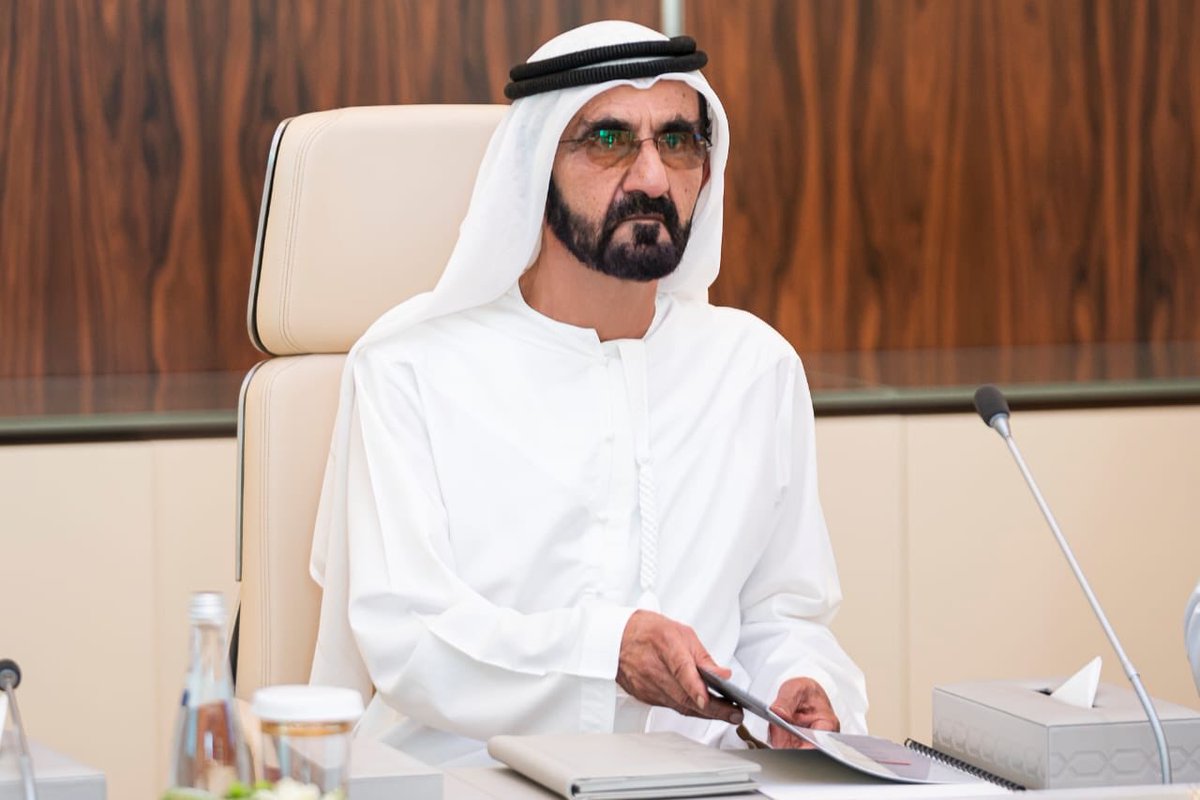 ترأست اليوم اجتماعا لمجلس الوزراء بقصر الرئاسة بأبوظبي ..أقررنا خلال تشكيل لجنة برئاسة أخي الشيخ منصور بن زايد لمتابعة تطبيق وتنفيذ ما جاء في "رسالة الموسم الجديد" من رسائل وتوجيهات ووعود للمواطنين. ثقتي بالشيخ منصور لا حدود لها وهو خريج مدرسة زايد التي رسخت خدمة الوطن والمواطنين