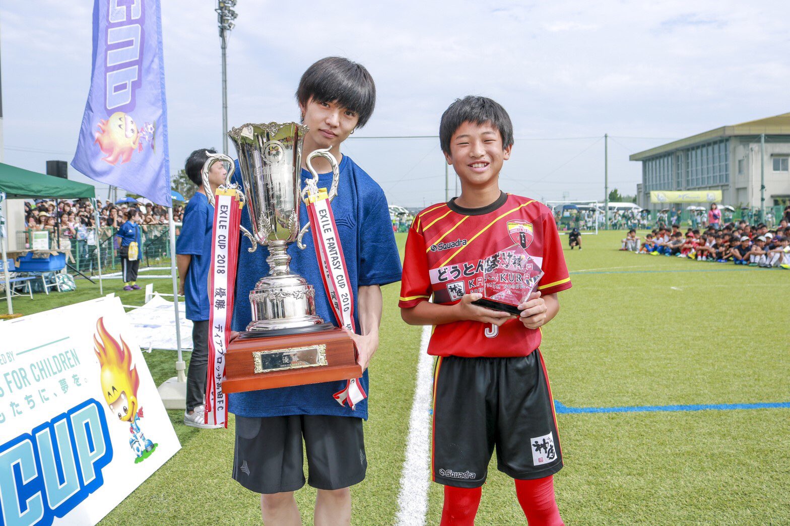 佐藤大樹 Exile Fantastics Exile Cup 19 今年も行けました 今の子供達って めっちゃ サッカー上手い 試合がない間も 遊ぼ 遊ぼ 言ってくれて めちゃくちゃサッカーしました 去年の優勝チームが 今年も決勝に進みました Exilecup T 佐藤大樹 Exile Fantastics Exile Cup 19 今年も行けました 今の子供達って めっちゃ サッカー上手い 試合がない間も 遊ぼ 遊ぼ 言ってくれて めちゃくちゃサッカーしました 去年の優勝チームが 今年も決勝に進みました Exilecup T