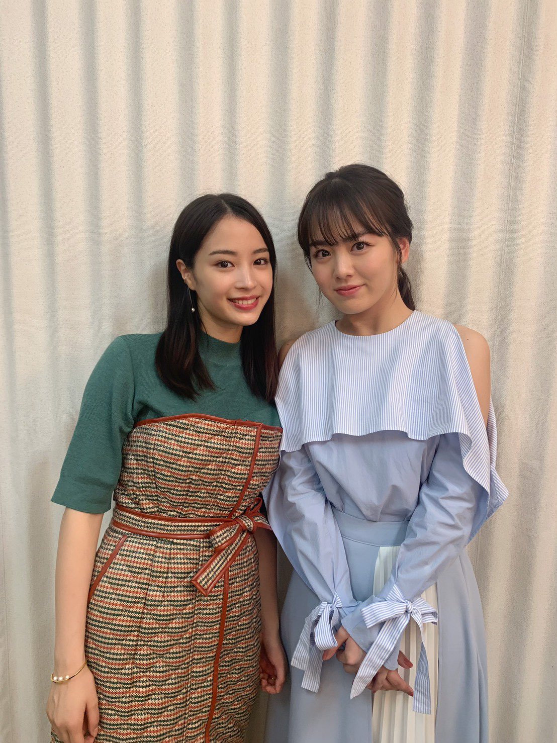 広瀬すず 昨日のなつぞらファンフェスにて 同じ事務所の六花ちゃん 楽しかったですね 足を運んでくださった皆様 ありがとうございましたっ 衣装もメイクも可愛過ぎました ありがとうございました T Co W1bllv0nhv Twitter