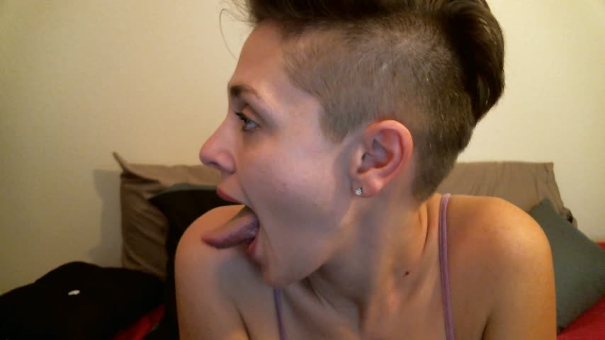 TheJadeKitten2's tweet photo. Thank you for buying! Kitten Tongue in Action https://t.co/Q458aeJuiF #MVSales #ManyVids https://t.co/PSyYIBdWlr