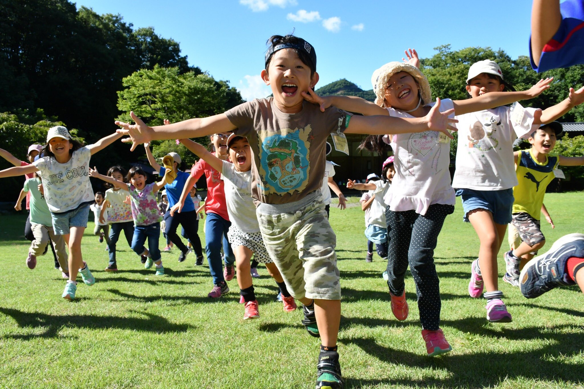 花まる学習会 公式 夏を全力疾走 川遊び 魚つかみ 草原遊びに サムライ合戦 花火やカレーづくりも 濃密で あっという間の3日間 子どもたちは どの瞬間も全力で楽しみました 花まる学習会 花まる学習会 公式 夏を全力疾走 川遊び 魚つかみ 草原遊びに サムライ合戦 花火やカレーづくりも 濃密で あっという間の3日間 子どもたちは どの瞬間も全力で楽しみました 花まる学習会