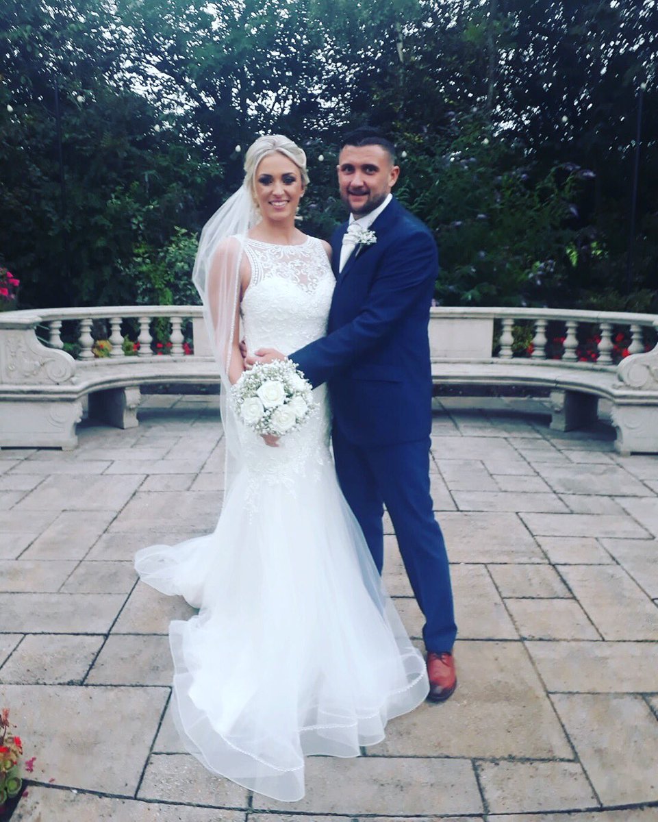 amynobleXO's tweet photo. We had the most perfect wedding day 🥰 #Wedding #August30th #bride #groom #bridesmaid #RamsideHall #YAPdress #YAP https://t.co/FmyV2Msk3O