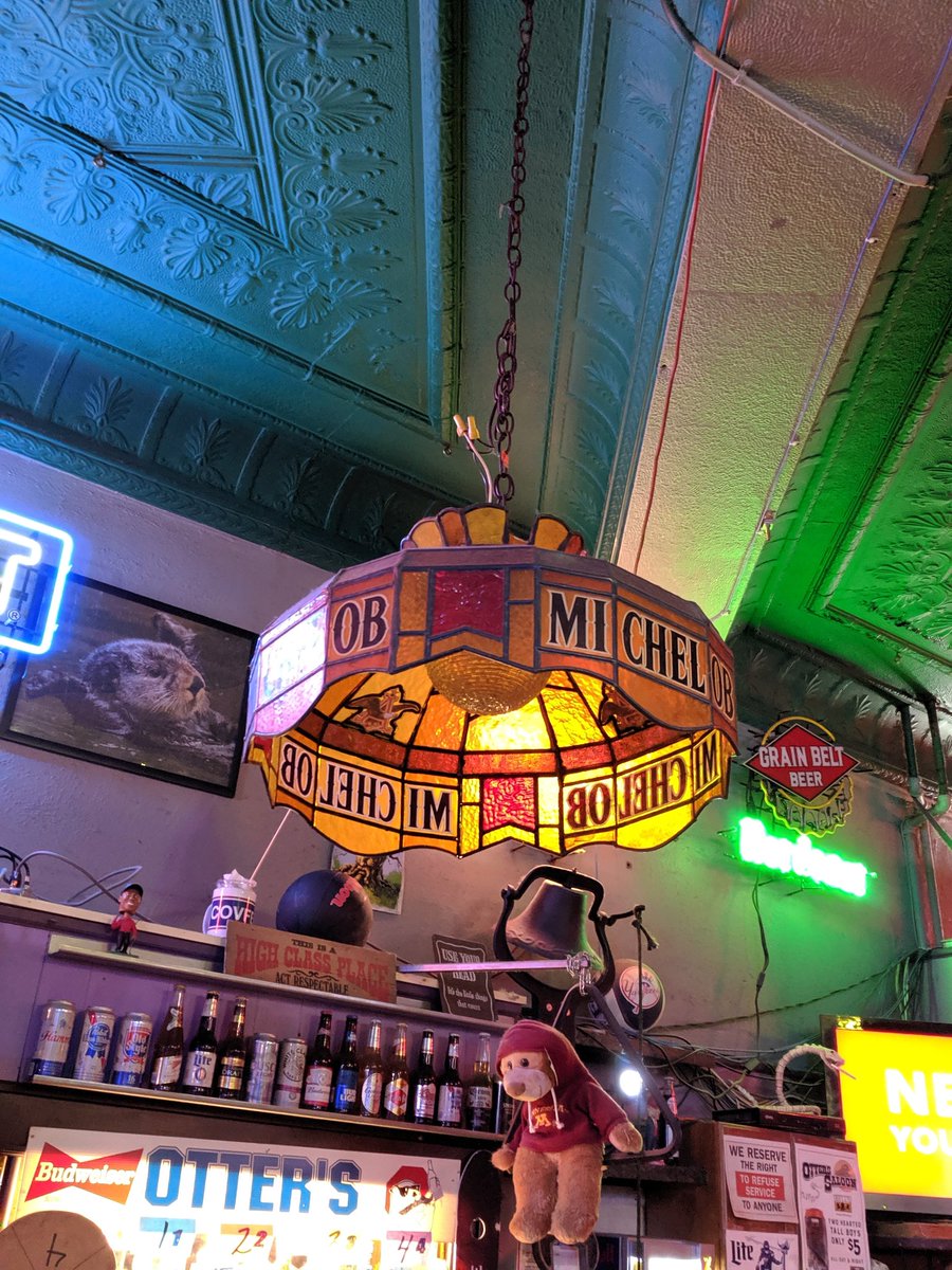 jboyfresh15's tweet photo. I love a Michelob light https://t.co/FivBsgv05E