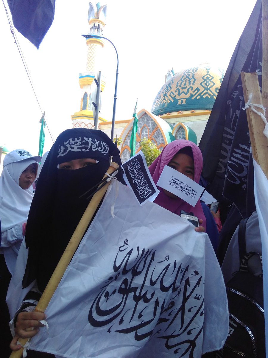 Atin1453's tweet photo. Solusi permasalahan umat #HijrahMenujuIslamKaffah #KhilafahWillBeBack #WeWantKhilafah #MomentumHijrahSyariahKaffah #ZF95 https://t.co/ye4aGCqePT