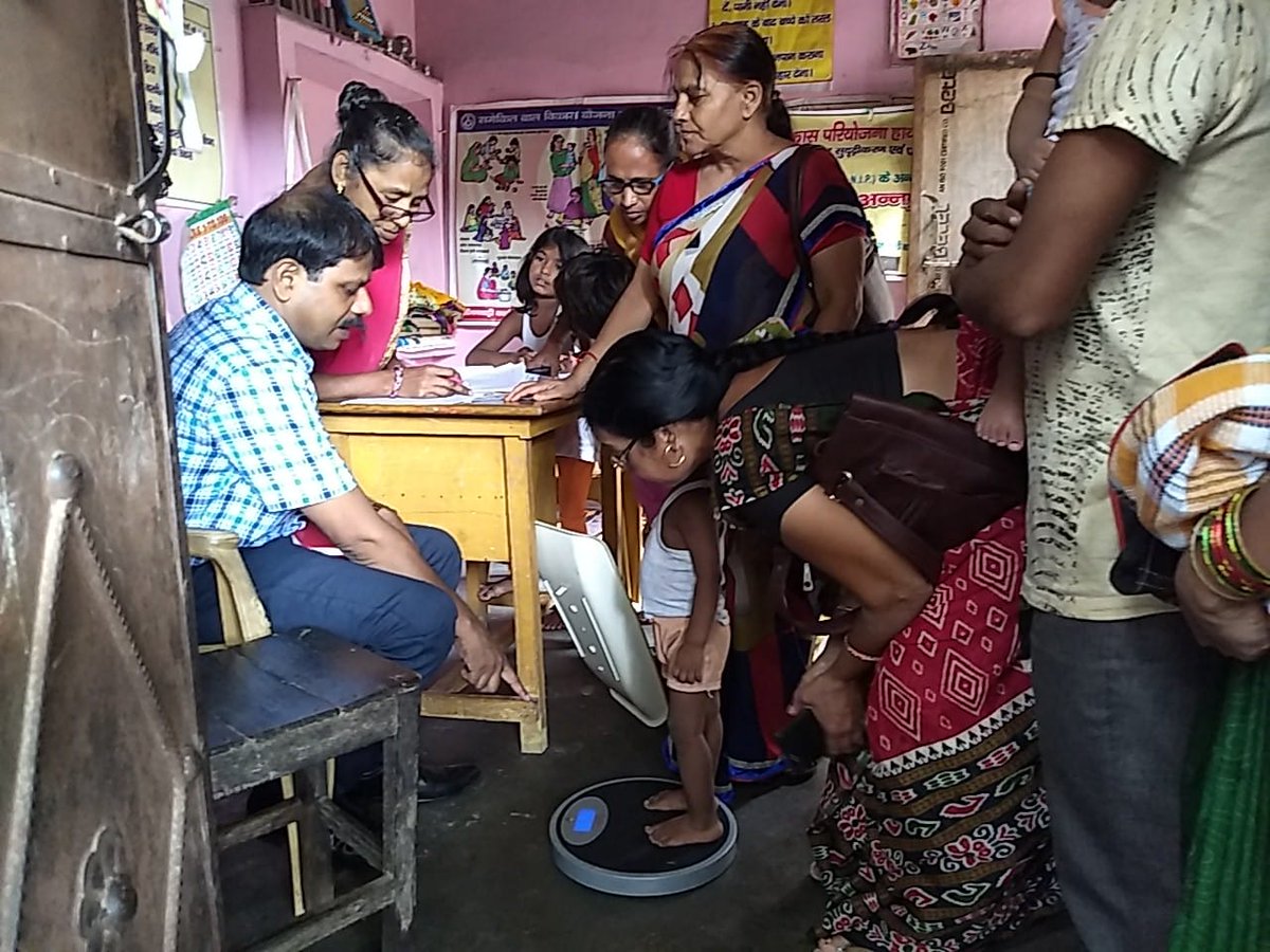 PHathras's tweet photo. Hathras is celebrating #PoshanMaah and in this spirit, kids are being weighed in Anganwadi Centres across the entire district in order to identify SAM and MAM kids. @dm_hathras @MinistryWCD @SPreraks @icds_up #hargharposhan #suposhitUP #PoshanMaah #PoshanAbhiyan https://t.co/7YYhkBtgwD