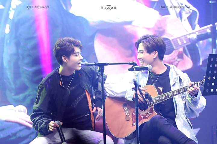 KokoTien's tweet photo. @TutorHeart1 @WeLoveYThai PerthSaint is the best couple 🖤❤
#PerthSaintSation 
#WeLoveYThai 
#TutorHeart1 https://t.co/gic2Y5BlHZ