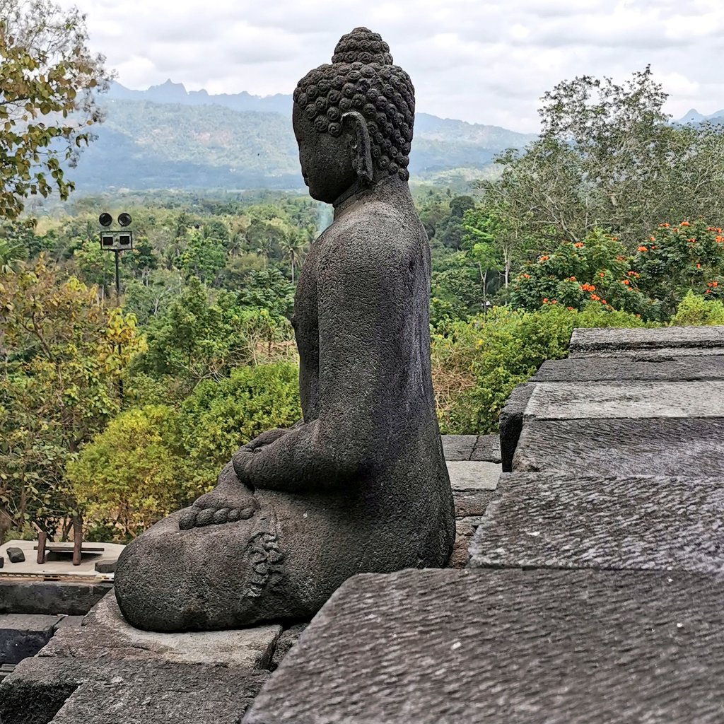 syed_hussen's tweet photo. Borobudur | ꦕꦤ꧀ꦣꦶꦧꦫꦧꦸꦣꦸꦂ 🇮🇩
#borobudur #jawatengah #centraljawa #visitborobudur #candiborobudur #javaisland #pulaujawa #visitindonesia #visitjava #indonesiaknowitloveit #🇮🇩 https://t.co/OzndJPMHRN