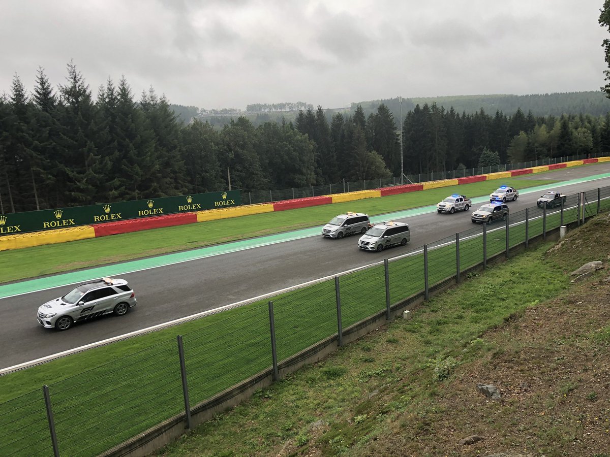 ArcoSt's tweet photo. Mooi plekje gevonden bij Blanchimont voor de Chicane #F1 #BelgianGP #F1BELGIUMFANZONE met @mamenarts https://t.co/eKUoXz0D44