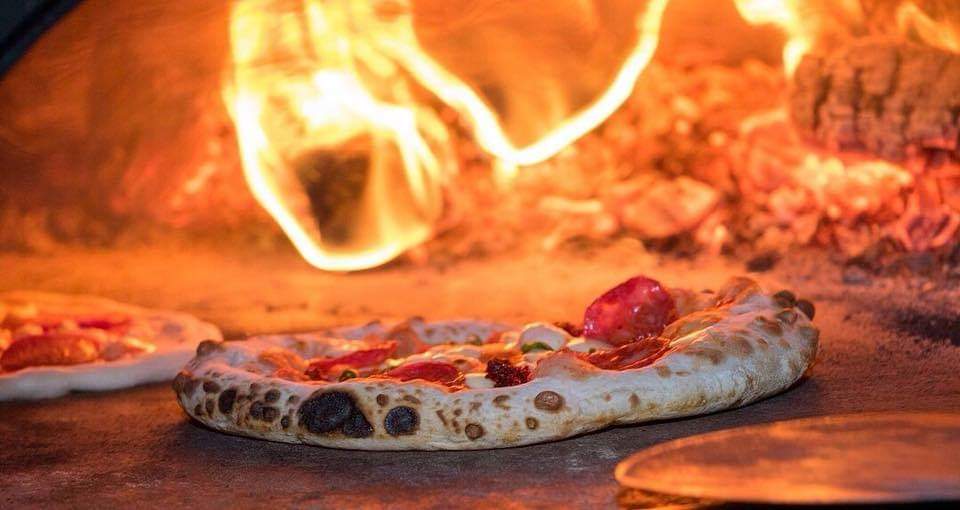 StonebakersUK's tweet photo. This afternoon we will be at @SherringtonsB in #Wigan following the @Wigan10K should be a great one! π₯π#wigan10k #pizza #streetfood #pizzavan #artisan #mobilepizza #Lancashire #events #corporateevents #joiningjack #alljoinjack #woodfiredpizza #sherringtonswigan https://t.co/W7nyYETBTb