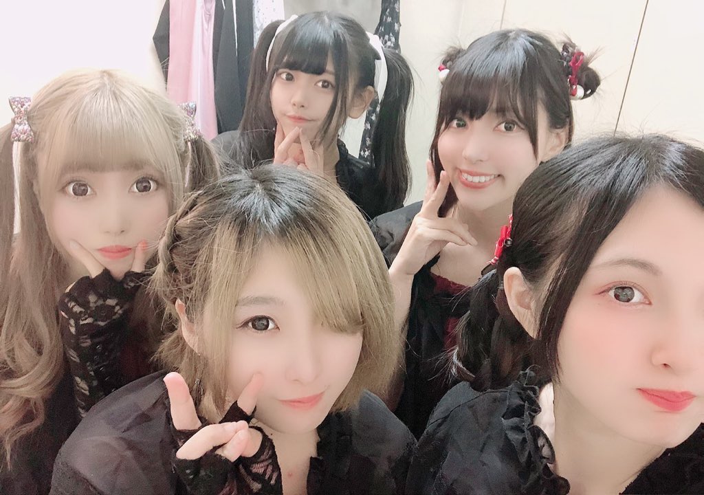 rikako_stayblue's tweet photo. mismatch池袋さんにて
#LimitedCode ラストライブです。
全力で楽しみましょう😌
出演 19:50~ 出演後物販です。 https://t.co/9OG65b4hvm