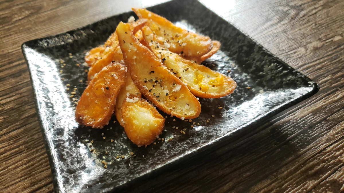 チーかまが最高のおつまみに！？油で揚げ焼き「チーかまチップス」の作り方！