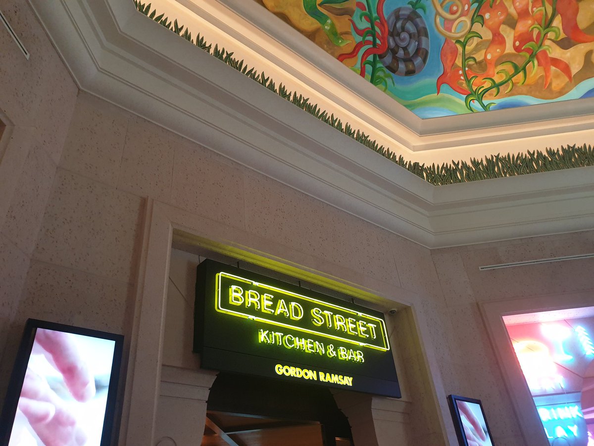 charlene53's tweet photo. @GordonRamsay any chance of any honeymoon treats 🤣🤣🤣 love ur restaurants 😍 https://t.co/aE8b70cwxP
