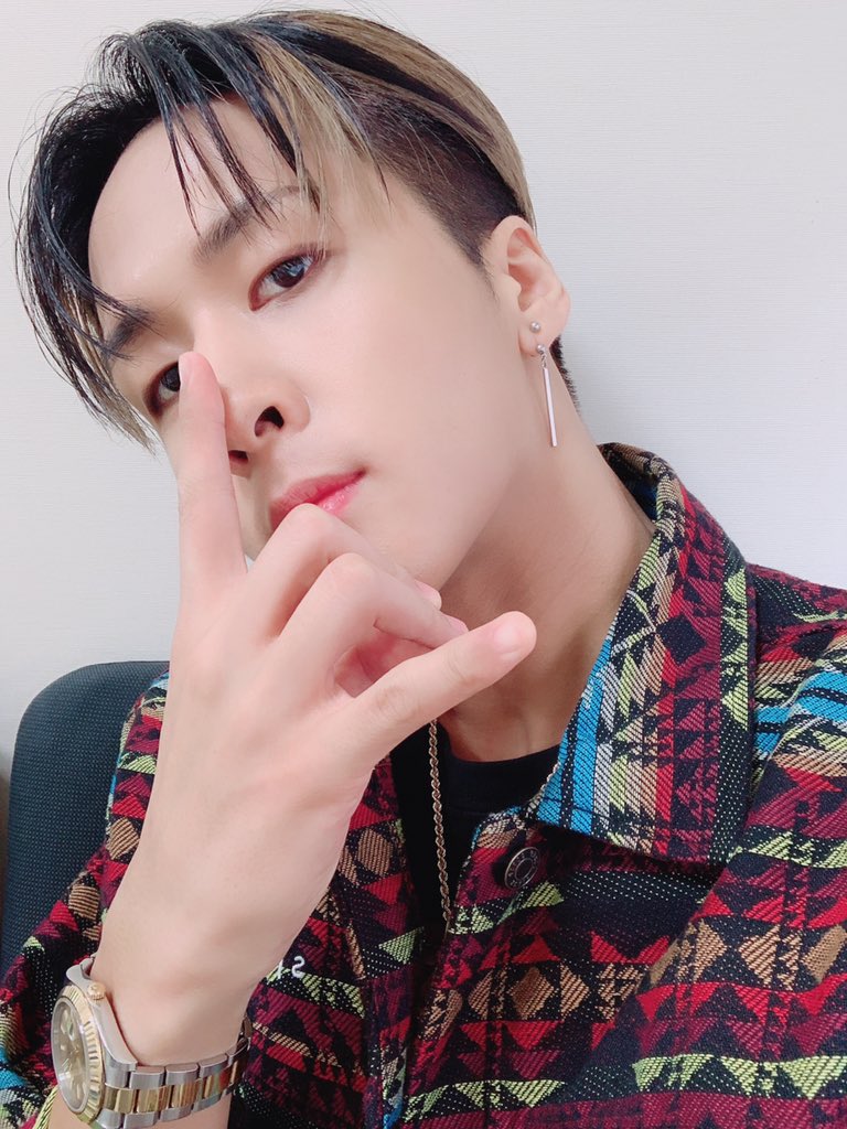 GROOVL1N_GTCK's tweet photo. [#RAVI]
잠시 후 저녁 6시 15분!
#tvN #XtvN #플레이어 📺
#라비 와 함께 만나요!
본방사수! 🤘 https://t.co/13thCPDeSc