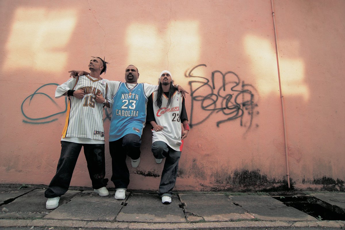 1️⃣3️⃣ years. Thank you to my global Tamil family. This album crossed boundaries, made history, created opportunities and still stands the test of time, only because of you. Nandri. 🙏🏽 #Vallavan
<a href="/doctorburn/">FireBurnDoctor</a>

#TamilHipHop 
#YogiBNatchatra
#HipHopEra 
#MadaiThiranthu 
#IndianGirls