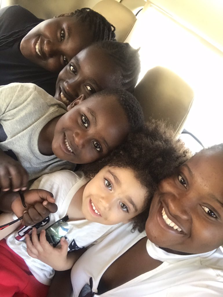 nilesMpho's tweet photo. Meeting family members for first time. https://t.co/pvUxcCTkk3