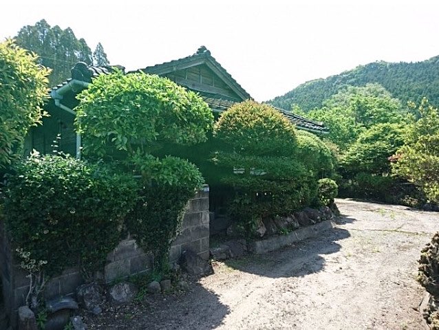 謎の古民家あらわる