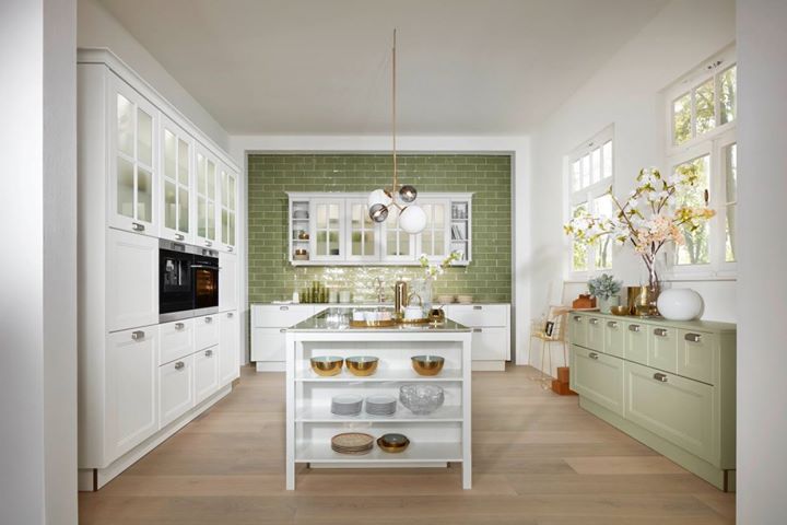 PortfolioKitch's tweet photo. 😀Avocado is back in fashion!!😀 
Well we think so anyway.
How gorgeous is this Nolte Windsor Lack kitchen shown here in avocado and white? Combining traditional and modern with absolute perfection. https://t.co/vY2da4FULl