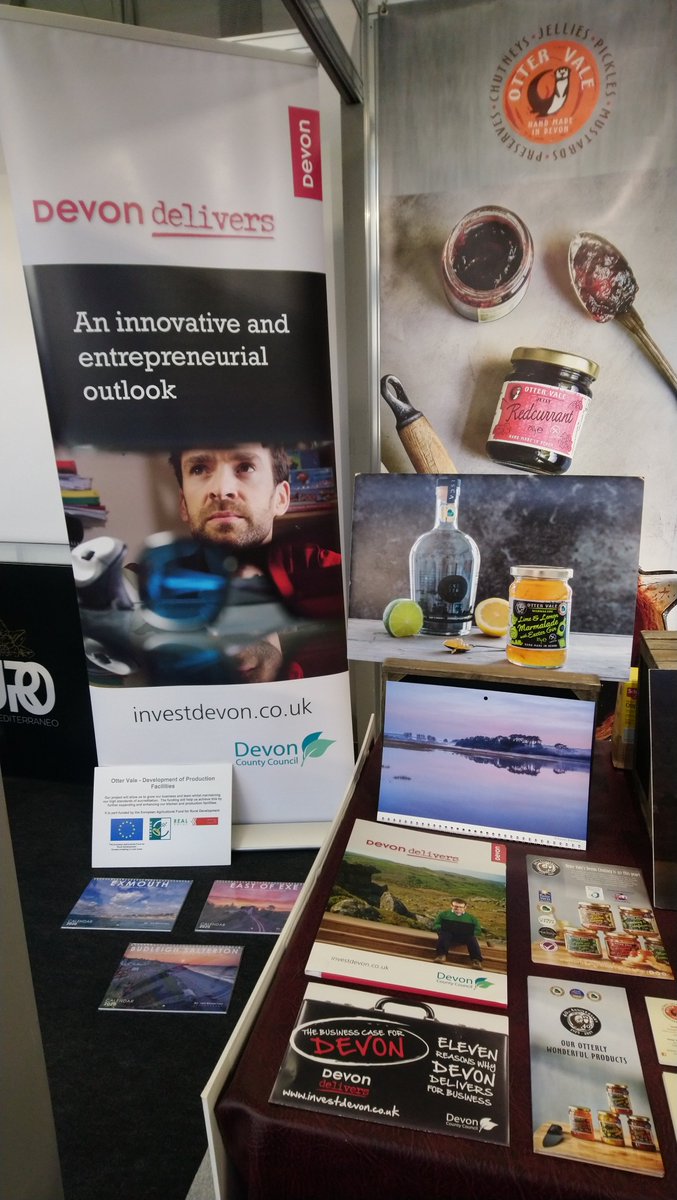 Do you think they'll guess where we're from??? 😆
Bringing a bit of #Devon to <a href="/SpecialityFair/">Speciality & Fine Food Fair</a> with a #DevonDelivers grant. <a href="/Exeter_Gin/">ExeterGin®</a> @2Driftersrum &amp; <a href="/baxterbradford/">Baxter Bradford</a> to <a href="/SpecialityFair/">Speciality & Fine Food Fair</a> 

#Devon #devonfoodanddrink #flyingtheflag 
#DevonDelivers #ChooseDevon