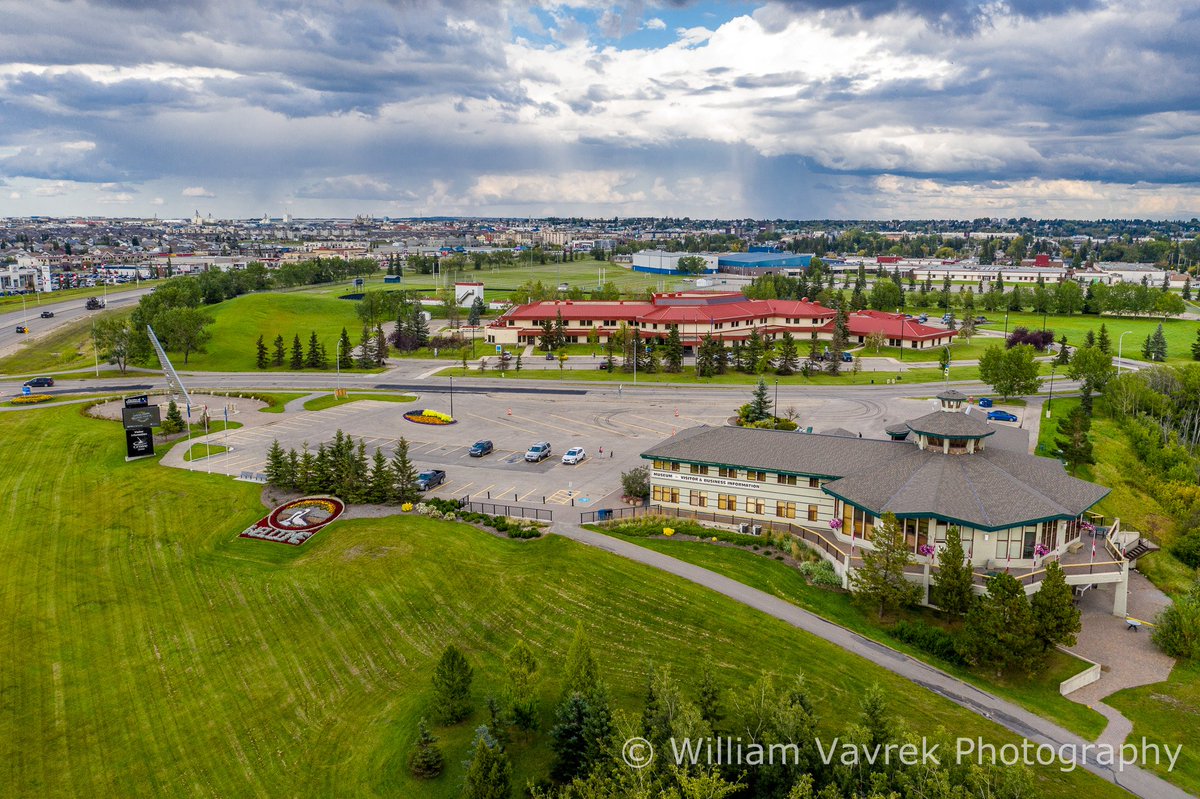 williamvavrek's tweet image. @GPtourism as seen from a birds eye view. #gpab #advancedoperations #controlledairspace #onfrequency #airspacecoordination #navcanada #drone #aerialphotography @navcanada @TravelAlberta @NatGeoTravel