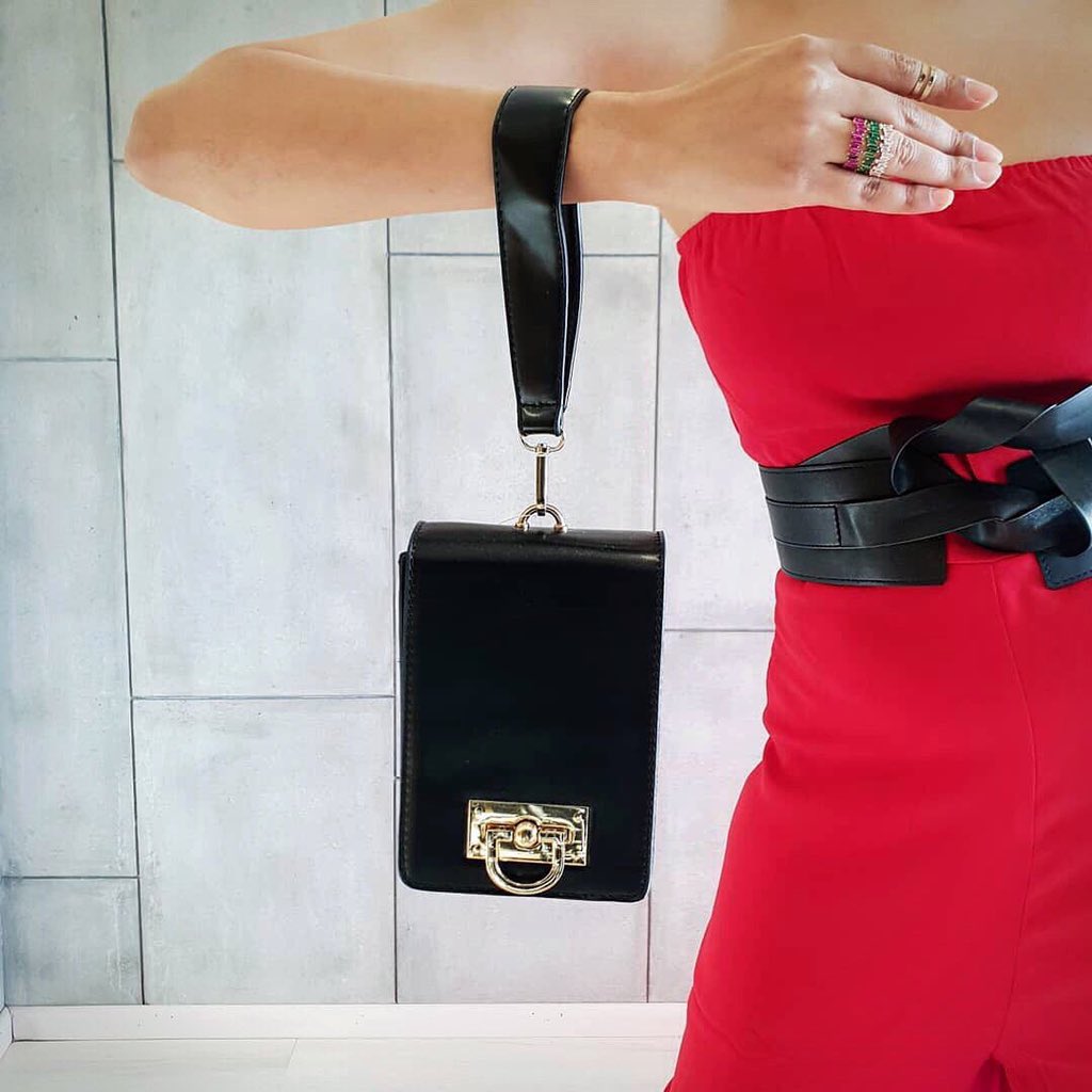 20Dresses's tweet photo. We are so thrilled to see @theallyedit narrate her experience with #ChangeWithTwenty!

Featuring:
1) For The Love Of Red Jumpsuit: ₹1721/-
2) Black Straight And Narrow Sling: ₹798/-
3) It’s A Wrap Broad Black Belt: ₹556/-

Shop now on https://t.co/JXUoawcaNT! https://t.co/eIhRIEkS2X