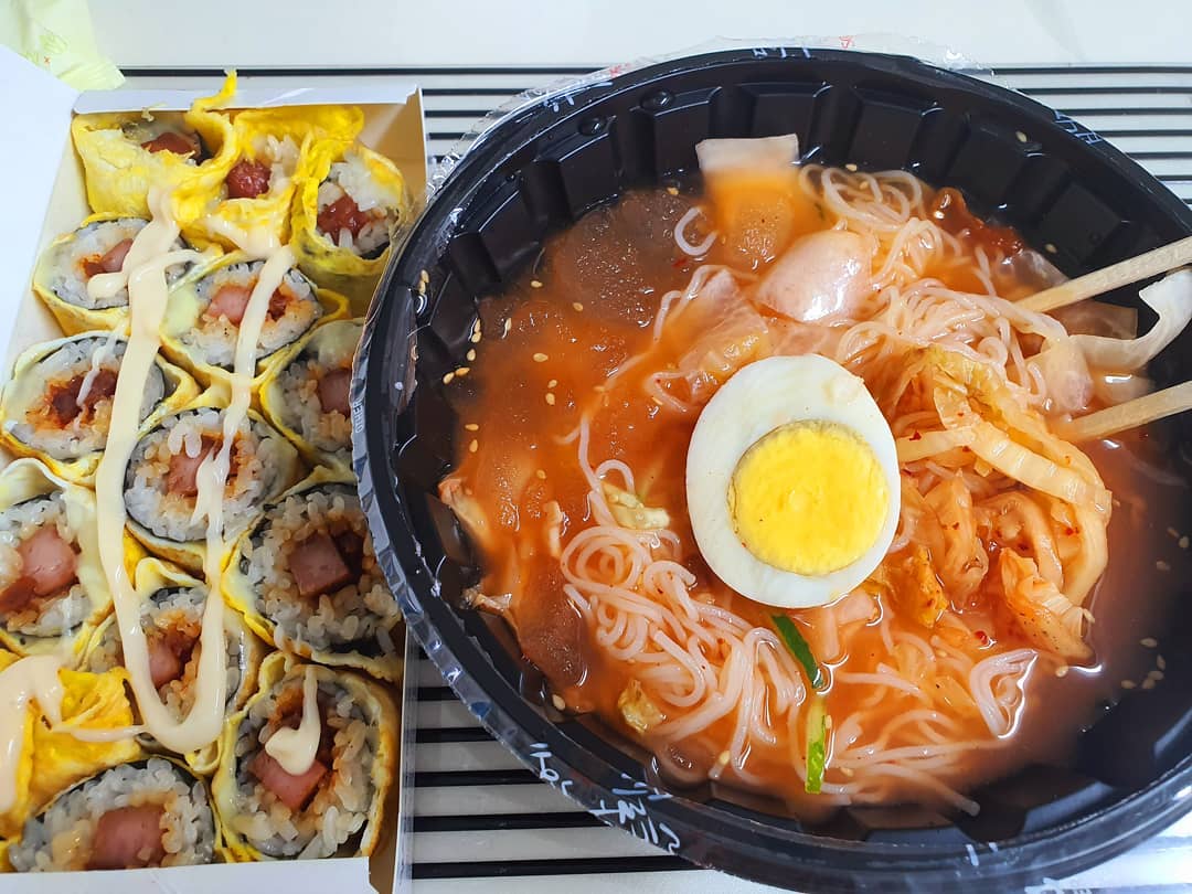 MoomooITALIA's tweet image. [190901] m_v.film IG

instagram.com/p/B12eLxKhhP8/

Oggi è 🤤

#KimchiNoodlesAcidi
#SpamRoll

Tra poco si mangia