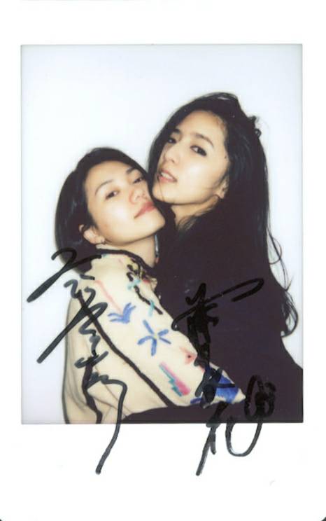 exnews24's tweet photo. 【記事】藤井萩花、改め萩花が、自身2冊目であり、萩花としての初写真集『月刊萩花　写真 二階堂ふみ』を9/27に出版することが決定。

二階堂ふみが、カメラマンとして出版する3冊目の写真集。萩花の一瞬一瞬を撮りこぼすことなく凝縮。 
https://t.co/i1YeciFN3l https://t.co/r2C1tmNS0N