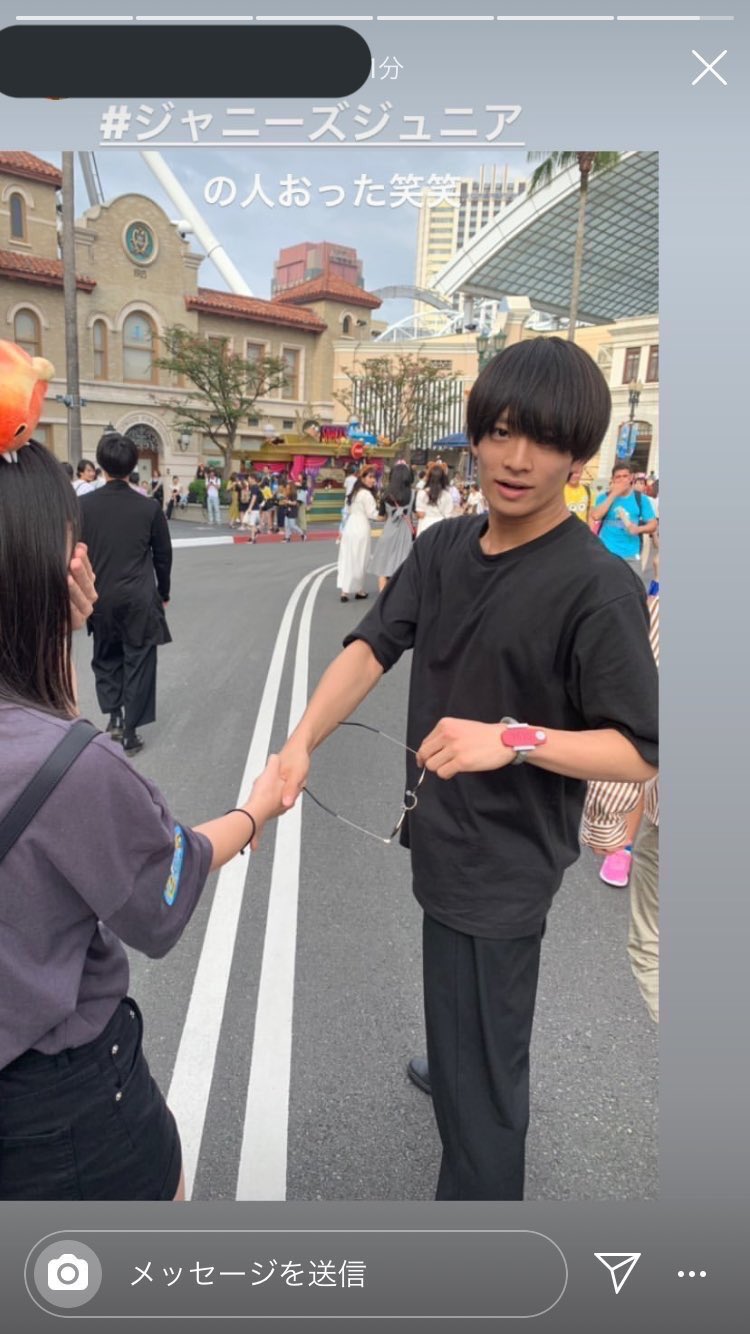 浮所ぷぷ 飛貴さん カメラ目線はしんどいです笑笑 奥歩いてるのは那須くん うきなす双子コーデじゃん笑 浮所ぷぷ 飛貴さん カメラ目線はしんどいです笑笑 奥歩いてるのは那須くん うきなす双子コーデじゃん笑