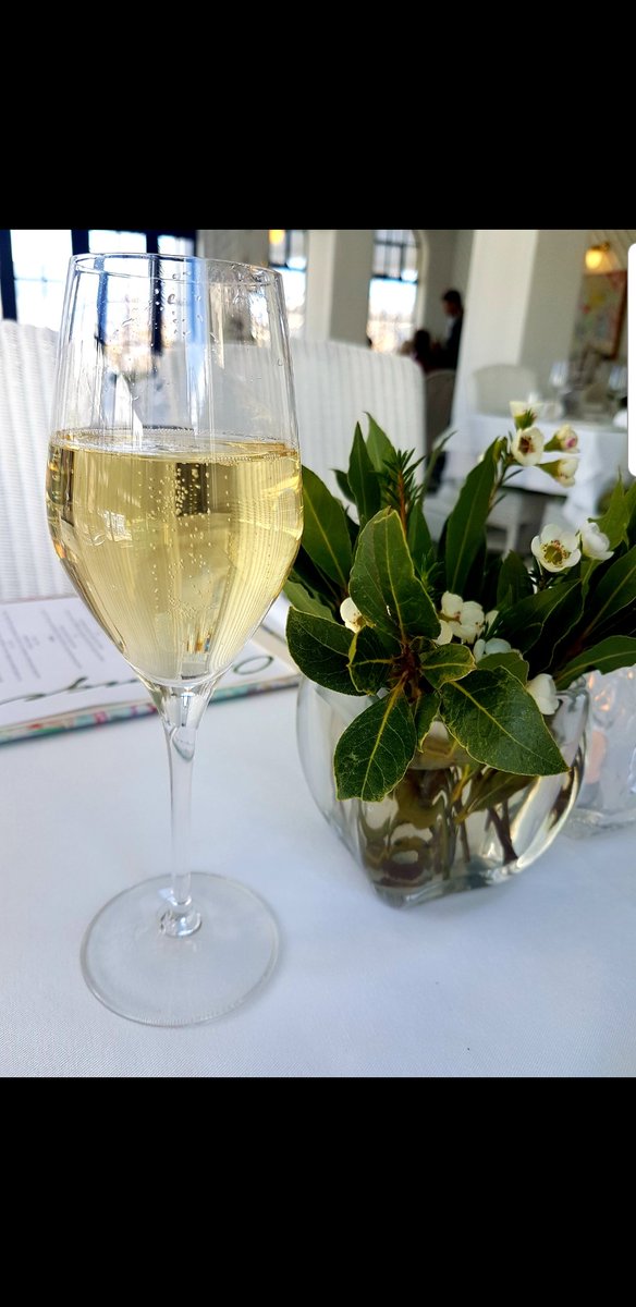 @mccbubbly <a href="/LeLudeMCC/">Le Lude CapClassique</a> #CapClassiqueDay #1September