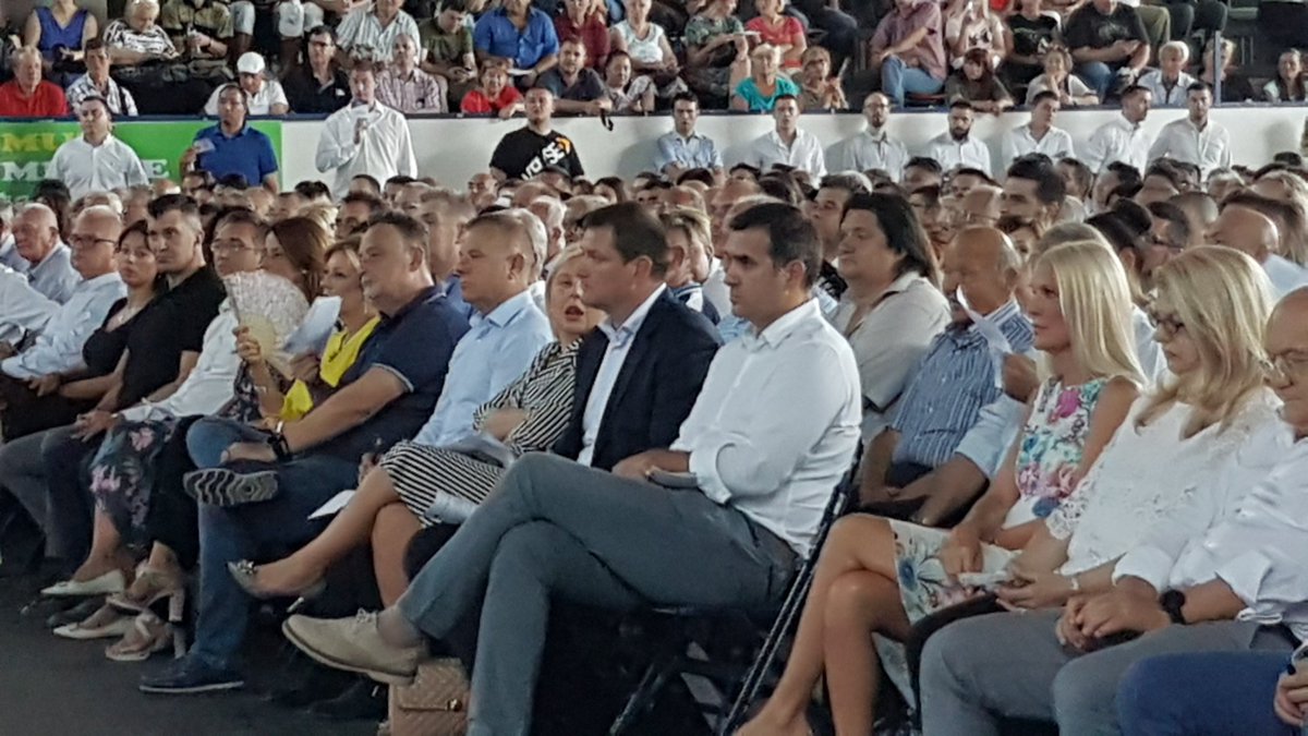 sns_zemun's tweet photo. Главни одбор #sns #halapinki #zemun https://t.co/CUyzShdQoT