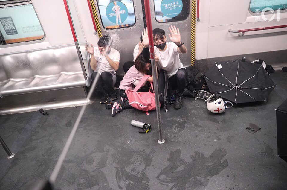 X3busx's tweet photo. @chowtingagnes The moment that innocent hk citizen beg police to stop pepper spray.

Photo credit to:
余俊亮 https://t.co/cveoWyEdtV