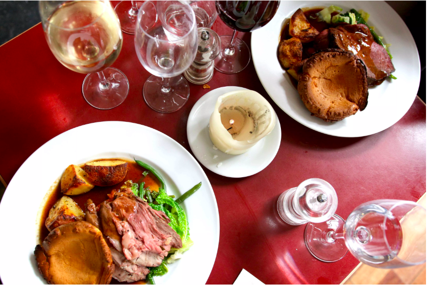 This Sunday is looking extremely busy!! To book a table call 0207-352-2908

#kingsroad #sunday #roasts #pub #londonpubs