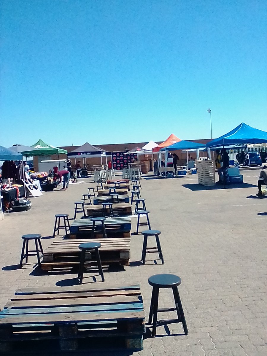 RooftopMidrand's tweet image. #MidrandRooftopMarket 01.09.19 Setup Done come chill and unwind with us #ShortsnShades #SpringDay