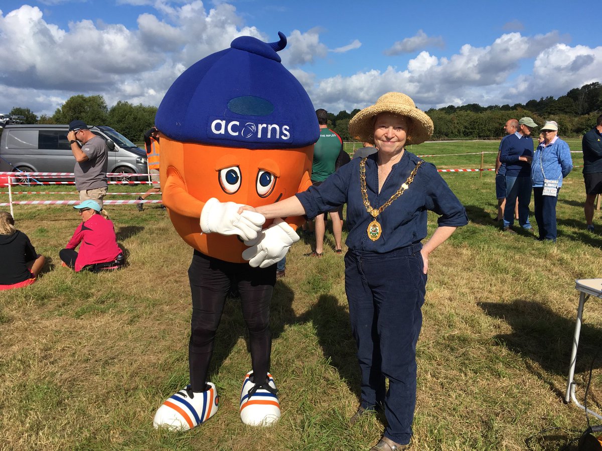 AcornsCarol's tweet photo. Fantastic morning at the Ross 10K. Organised by an amazing team of volunteers in aid of @AcornsHospice https://t.co/XfxyJXbwHU