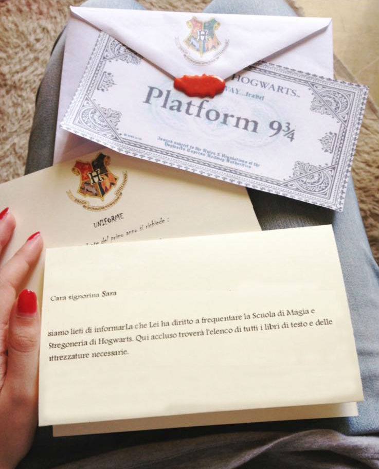 saramakii's tweet photo. Addio a tutti 👋#FirstSeptember #HarryPotter https://t.co/8Z43Pvr1iO