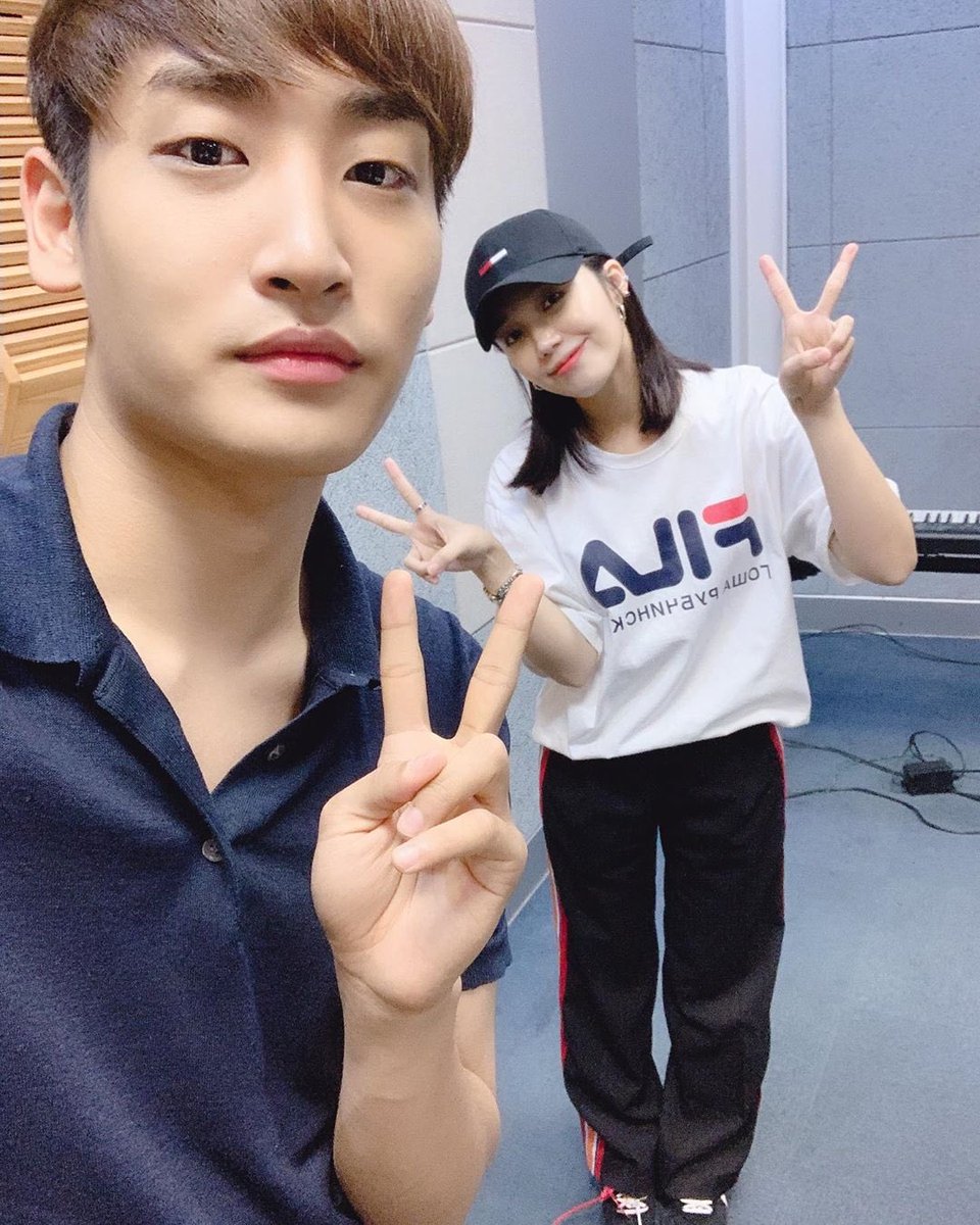 MeungDeveryday's tweet photo. 190817 kbsgayo IG

#鄭恩地的歌謠廣場 #每週星期六 #1都沒有
和深根的樹朴載正 今天也一起進行了 https://t.co/HxrHbT3ifg
