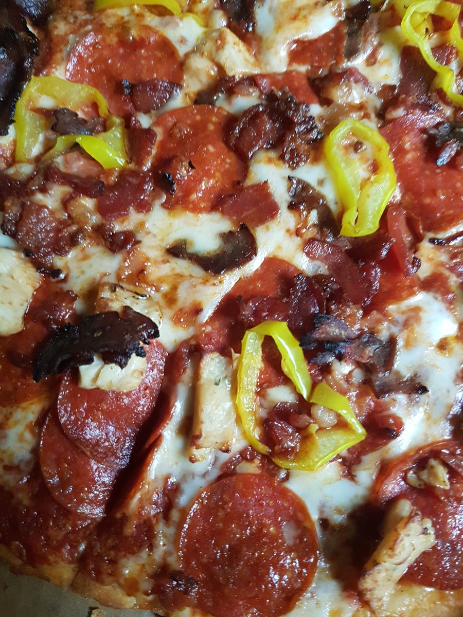 843Bryant's tweet photo. PIZZA PORN 🍕🔥 https://t.co/YCjRstNirl