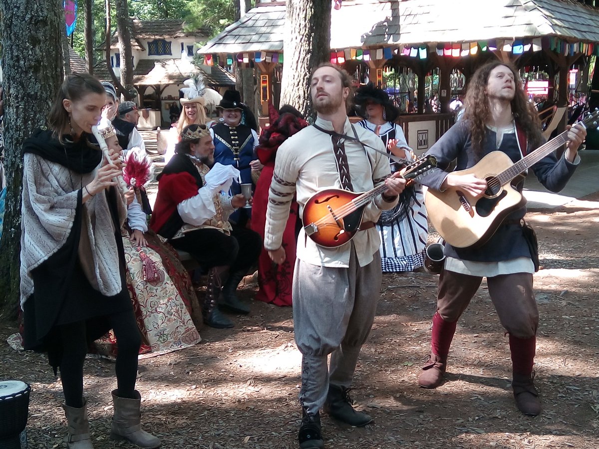 Catch #MoonChariot and many other #MerryBands at <a href="/KRFaire/">King Richard’s Faire</a> in #Carver, MA. 
#KingRichardsFaire
#Renessaince #RenessainceFestival #SupportLocalMusic #igBoston #MusicPhotography