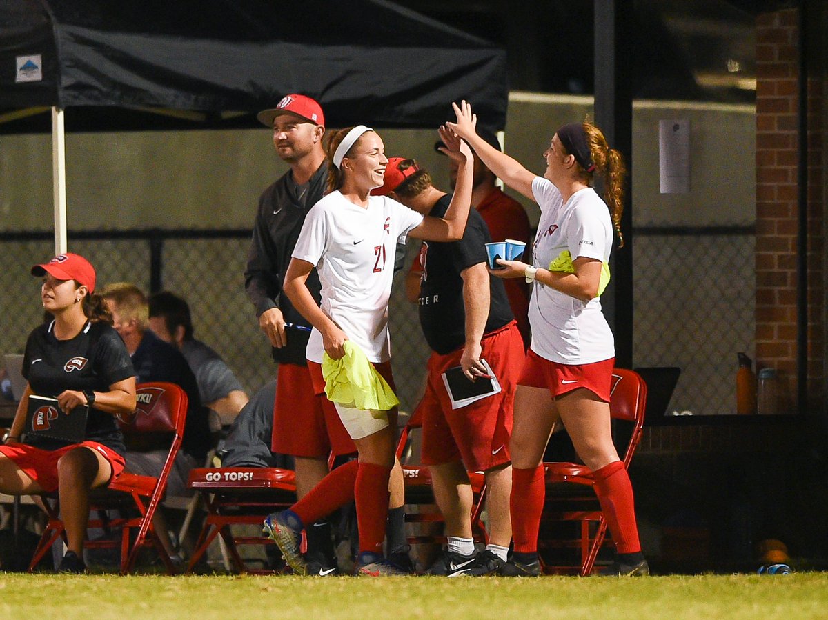 It's not just rivalry day, we've also got another Lady Topper birthday today too!

Everybody join us in wishing sophomore Chelsea Moore a very happy birthday! 🎂🎉🎁🎊