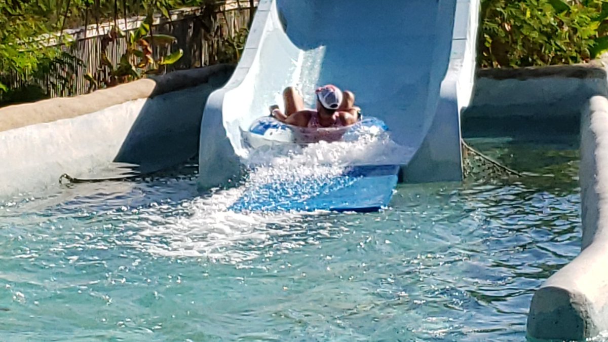 acesouthcentral's tweet photo. And even more ERT on 4 @Schlitterbahn South Padre Island rides during ACE #BeachCon! #BahnLove #FloatWithACE #RideWithACE #TheACEadvantage @aceonlineorg https://t.co/4rB23kOGlC