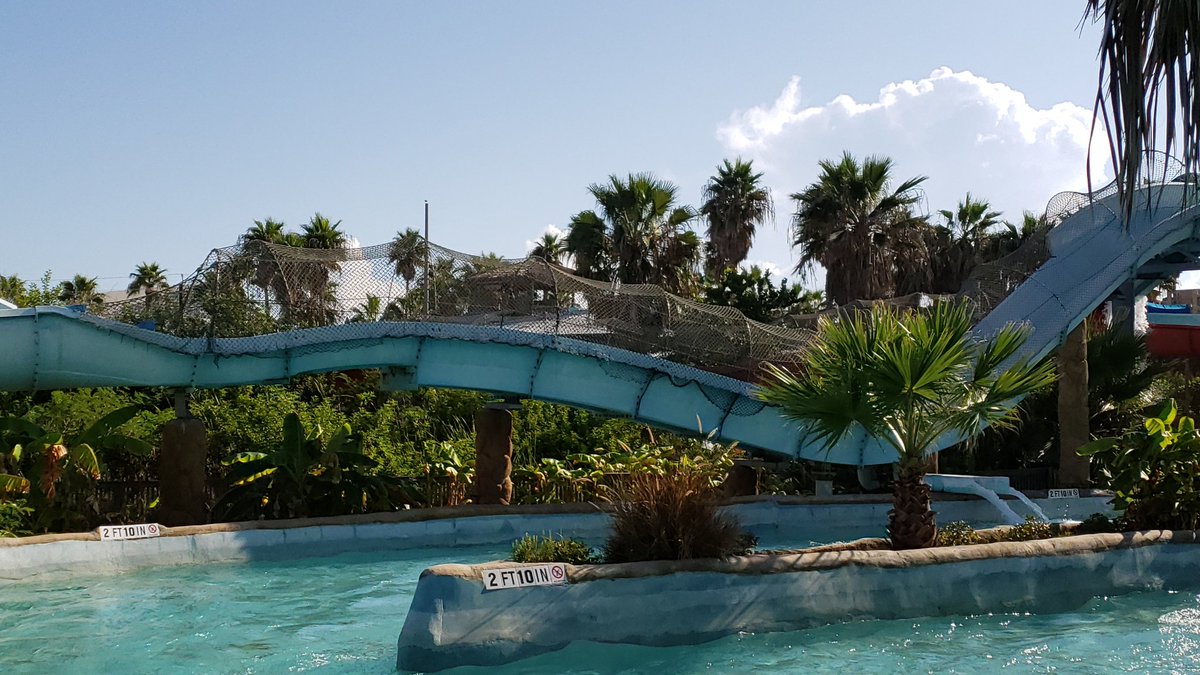acesouthcentral's tweet photo. More ERT on 4 @Schlitterbahn South Padre Island rides during ACE #BeachCon! #BahnLove #FloatWithACE #RideWithACE #TheACEadvantage @aceonlineorg https://t.co/pOlO7DK3IA