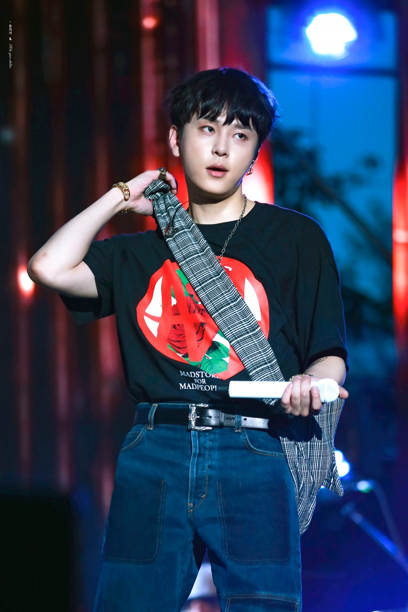 Backto1219's tweet photo. 180902 썸데이 페스티벌 #용준형 #1 https://t.co/DfXx3jANU5