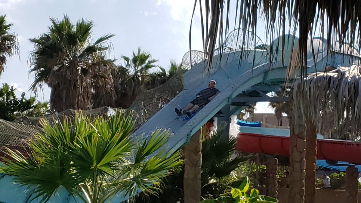 acesouthcentral's tweet photo. And more ERT on 4 @Schlitterbahn South Padre Island rides during ACE #BeachCon! #BahnLove #FloatWithACE #RideWithACE #TheACEadvantage @aceonlineorg https://t.co/q2d429t4Qn