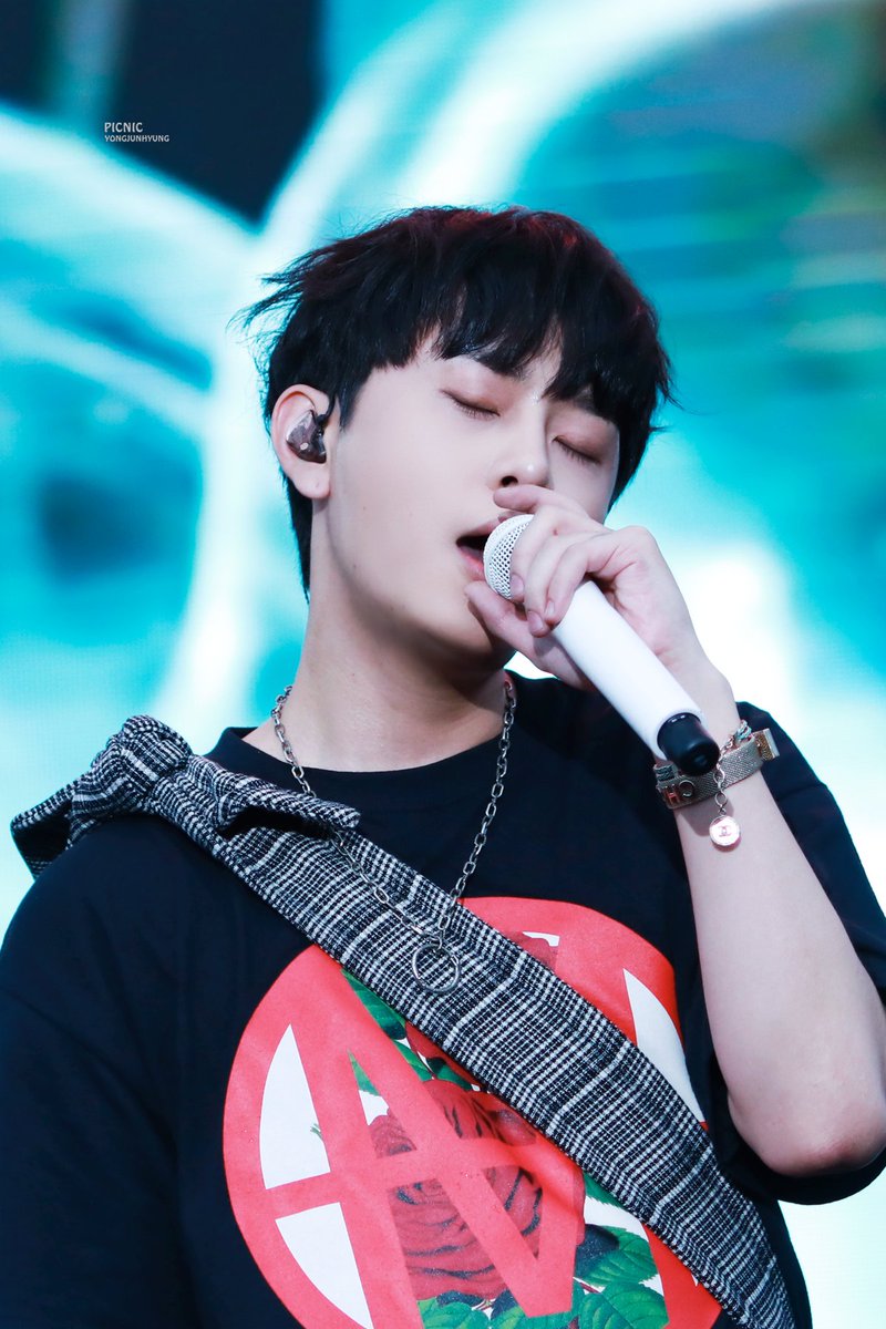 Backto1219's tweet photo. 180902 썸데이 페스티벌 #용준형 #2
https://t.co/21U6gBvWOl
https://t.co/qK24YmfaKl
https://t.co/RLFUoY9cIU
https://t.co/vm6ReKuswj https://t.co/3xoCSYIJPS