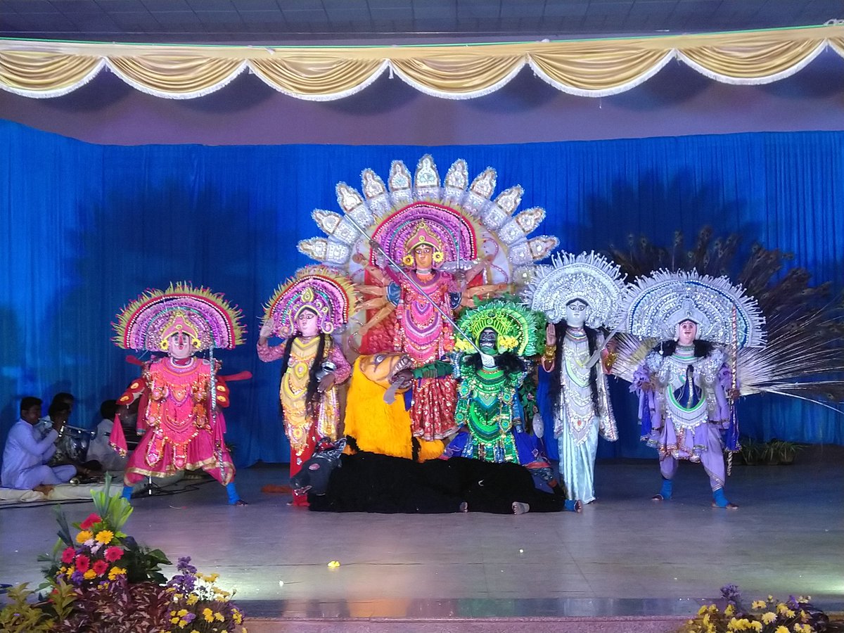 deepunitd's tweet image. A slice of the mesmerizing "Purulia Chau" - a folk dance Organised by BEML Ltd with SPIC MACAY.

Interesting fact, Purulia Chhau Dance is listed on UNESCO’s world heritage list of dances!
#BEML #UNESCO #SPICMACAY #UN #beml