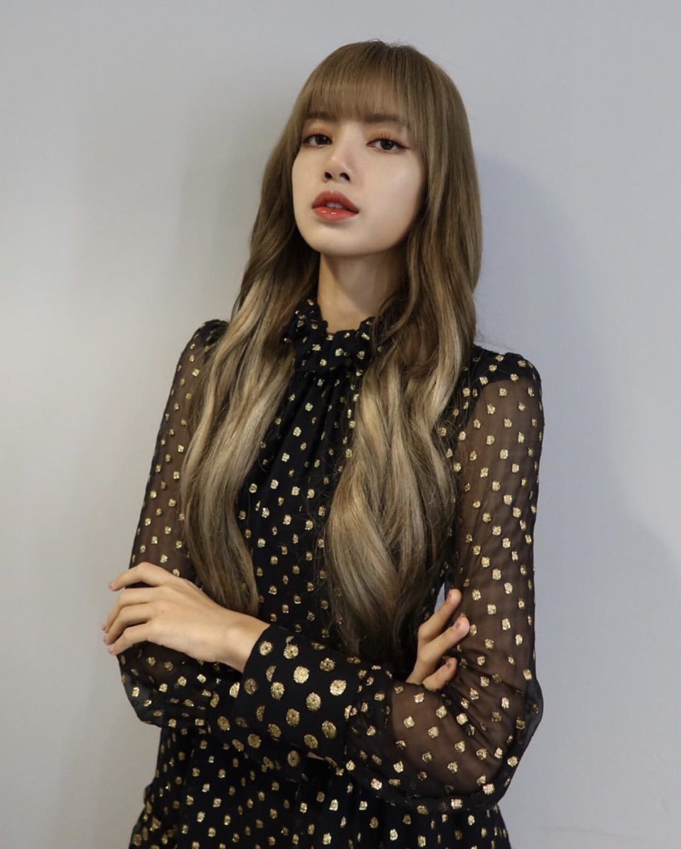fanbrink's tweet photo. “100 Most Beautiful Women in the World 2019 หรือ ผู้หญิงที่สวยที่สุดในโลก ประจำปี 2019”
ลิซ👑ได้ที่1จร้ายินดีด้วย🎉🎊 ยิ่งรูปงานมูนช็อตนี่ยิ่งสวยมาก แพ้ลิซลุคนนี้จริงๆ ไหนใครบอกลิซไม่สวยแกจำชื่อผิดรึเปล่าใช่ลิซ่าคนเดียวกับที่สวยสุดในโลกป่ะเนี่ย😅
#LISA #LALISA 
#MoonshotxLisa_D2 https://t.co/zQRP8Mi9dh
